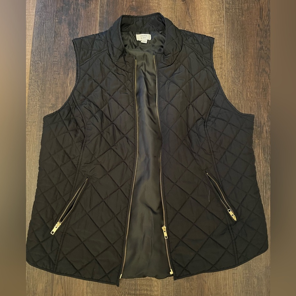 Women’s Crown & Ivy Vest